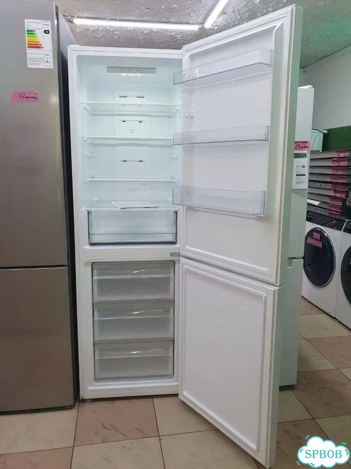 Новый Холодильник candyccrn 6180W фото 1
