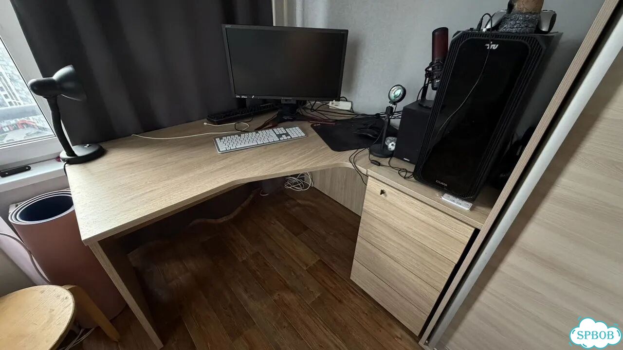 Компьютерный стол фото 1
