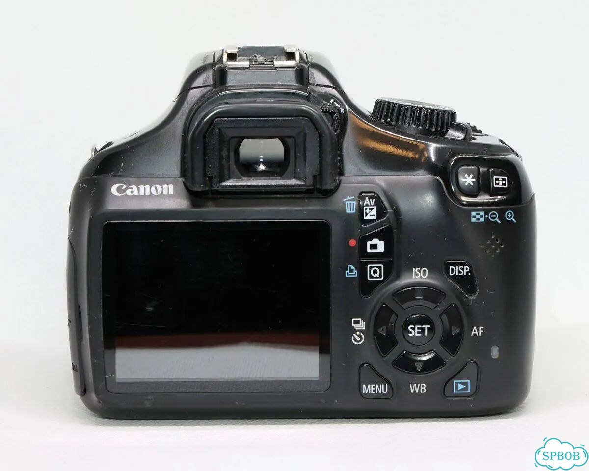 Фотоаппарат Canon EOS 1100D с объективом фото 3