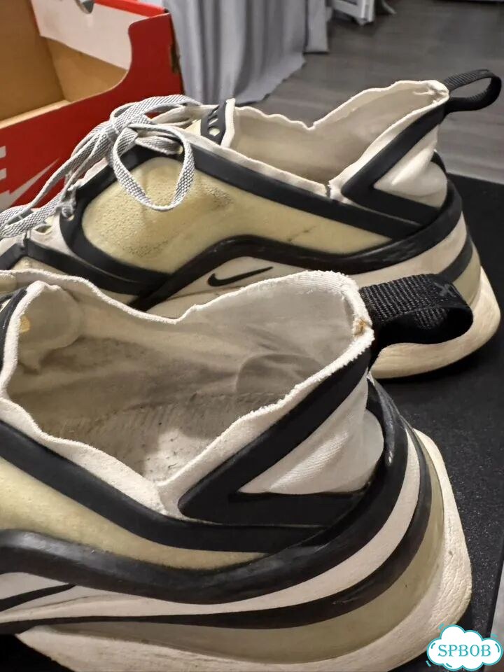 Кроссовки Nike Air Max 270 фото 4
