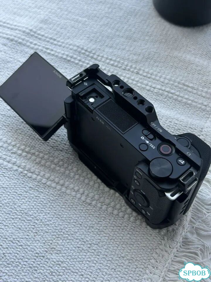 Sony zv e10 body + клетка фото 3