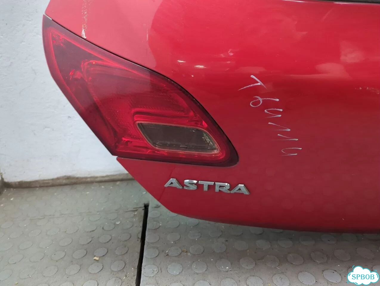 Крышка багажника Opel Astra J фото 8