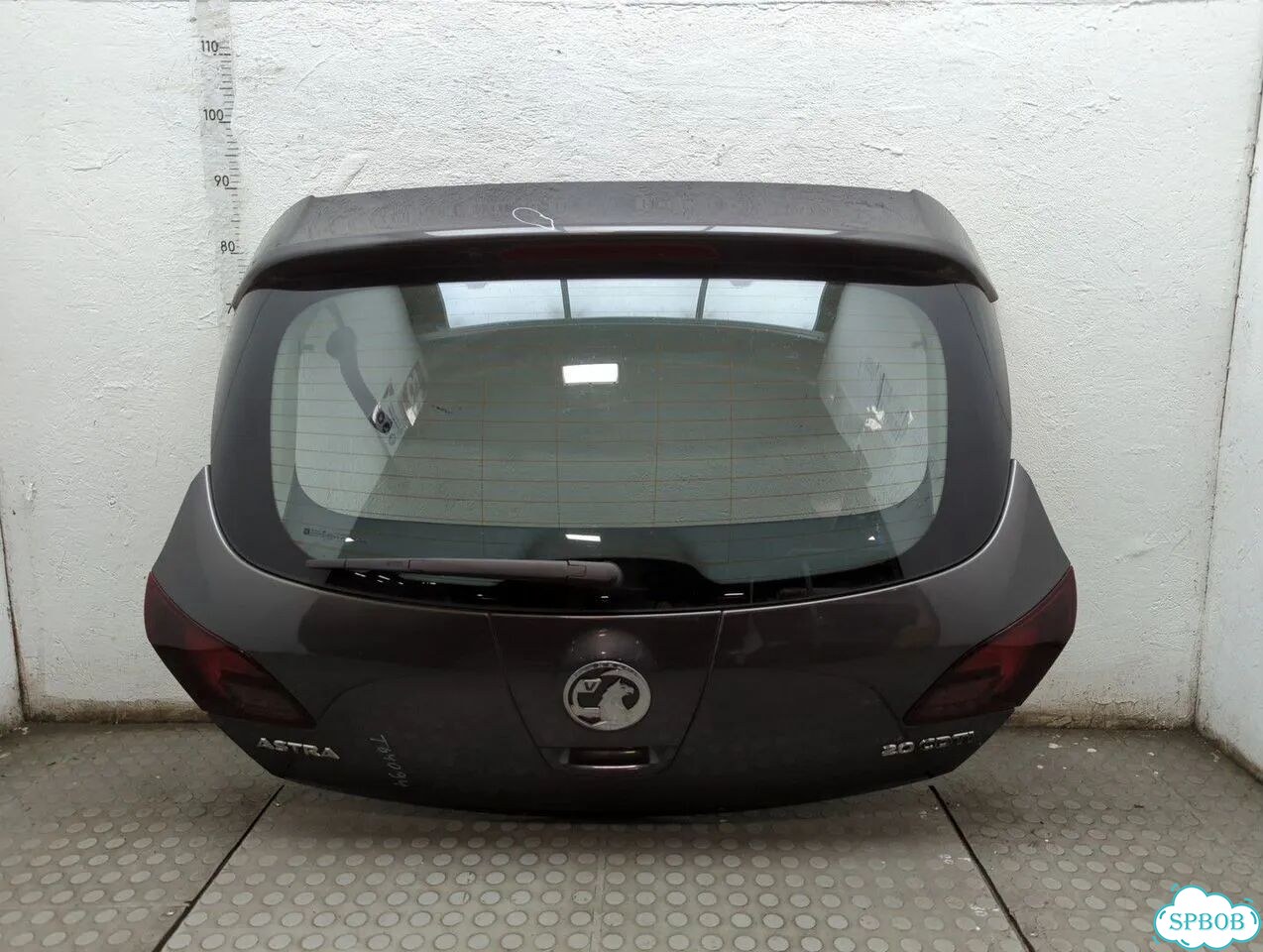Крышка багажника Opel Astra J фото 1