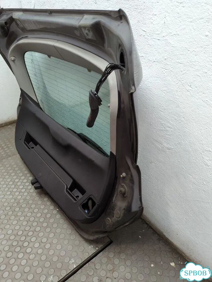 Крышка багажника Opel Astra J фото 10