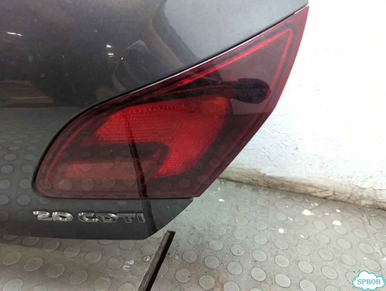 Крышка багажника Opel Astra J фото 4