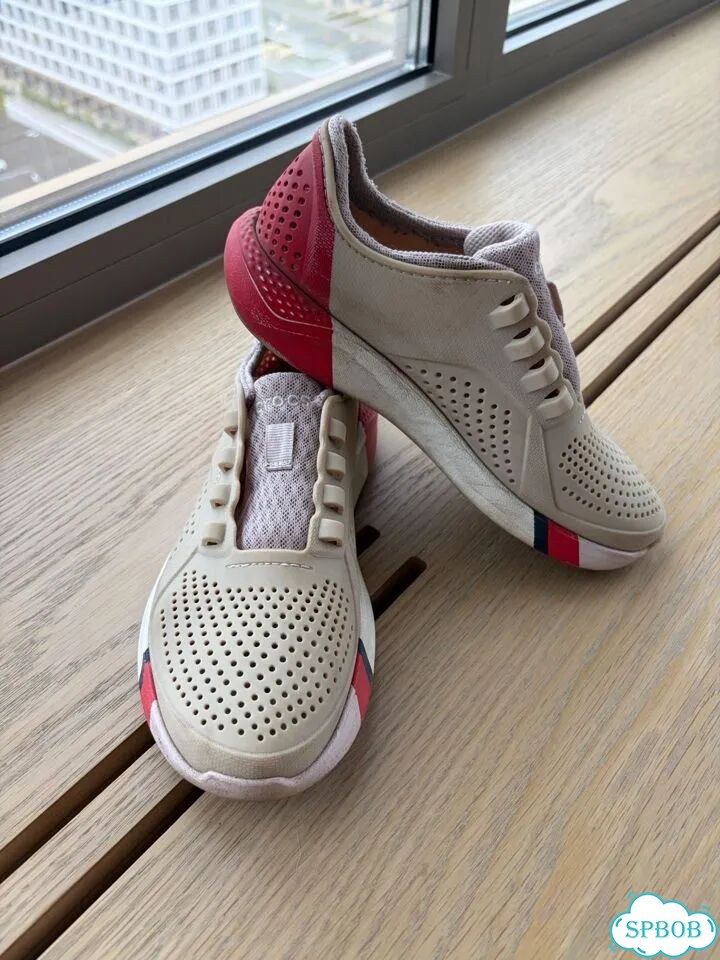 Резиновые кроссовки Crocs фото 1