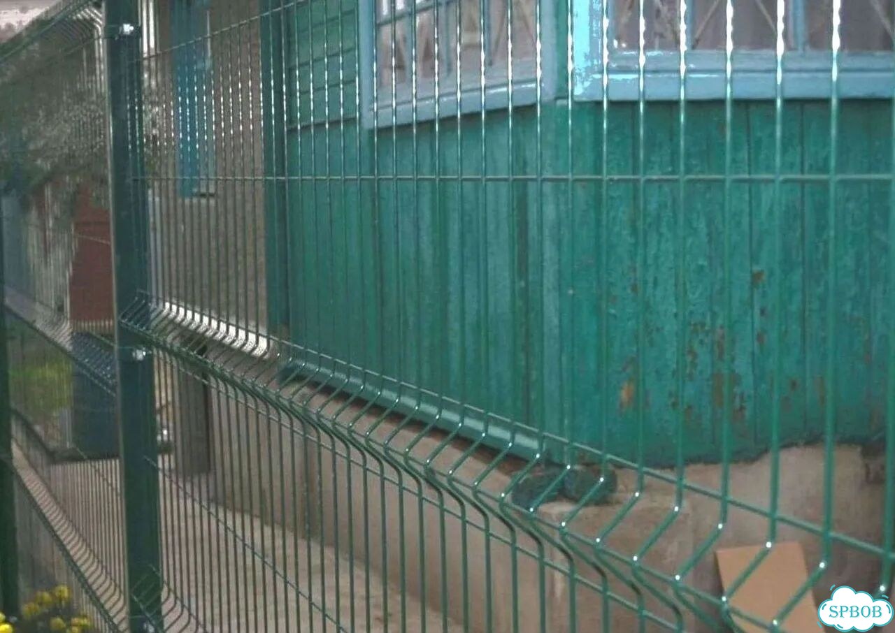 Забор из сетки 3Д гиттер с установкой фото 5