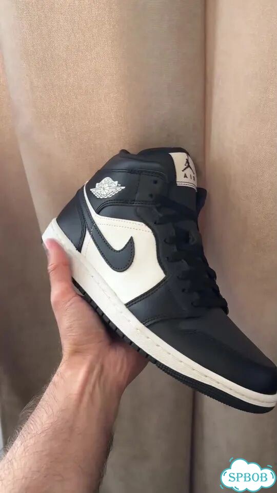 Nike Air Jordan 1 Mid оригинал фото 1
