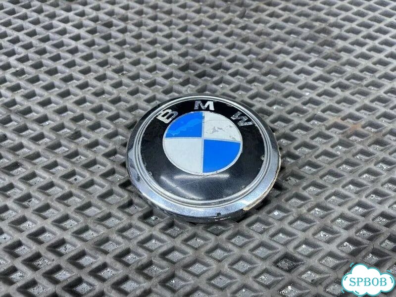 Эмблема задняя BMW 7-series E65 N62B36A 2002 фото 1