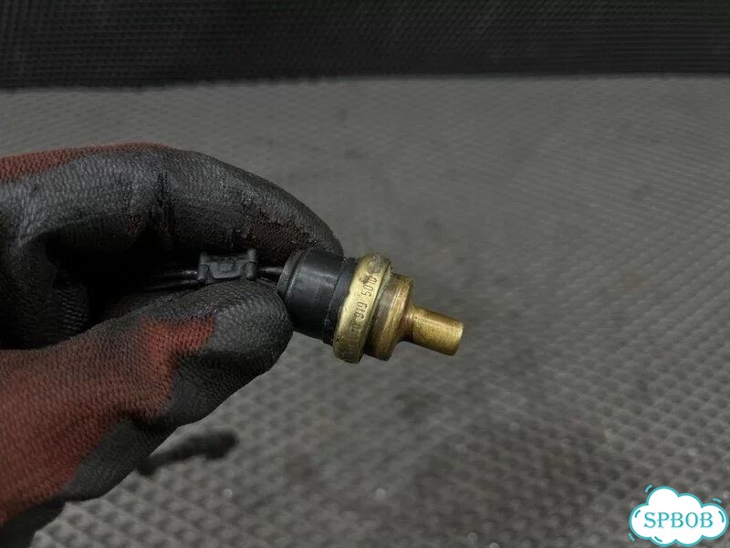 Датчик температуры охлаждающей жидкости Volkswagen фото 10