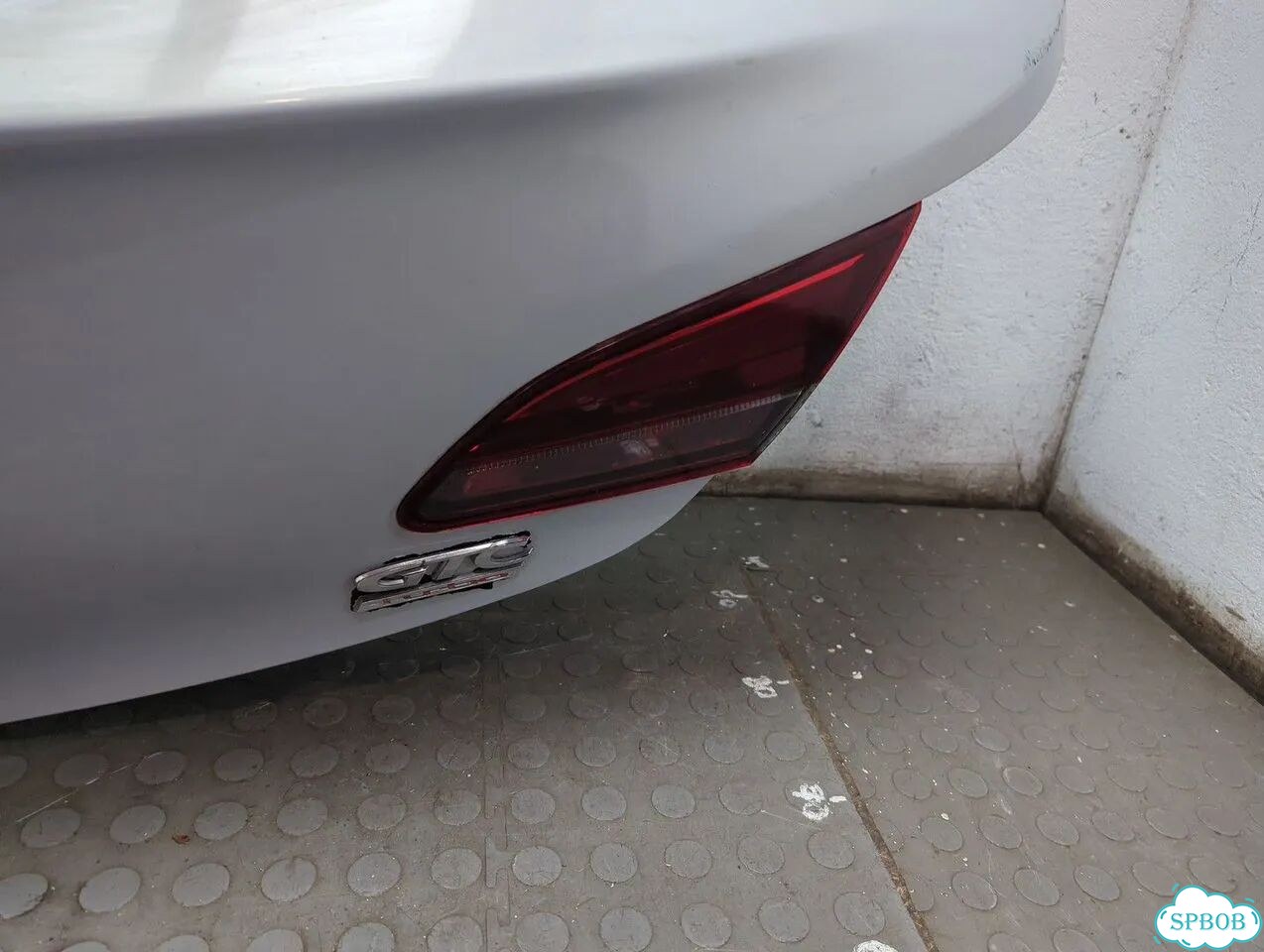 Крышка багажника Opel Astra J фото 11
