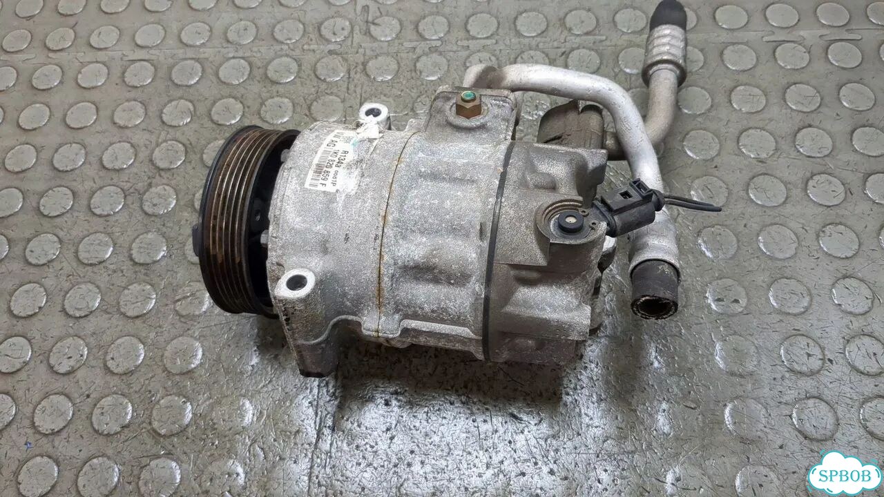 Компрессор кондиционера Skoda Octavia (A5) фото 1