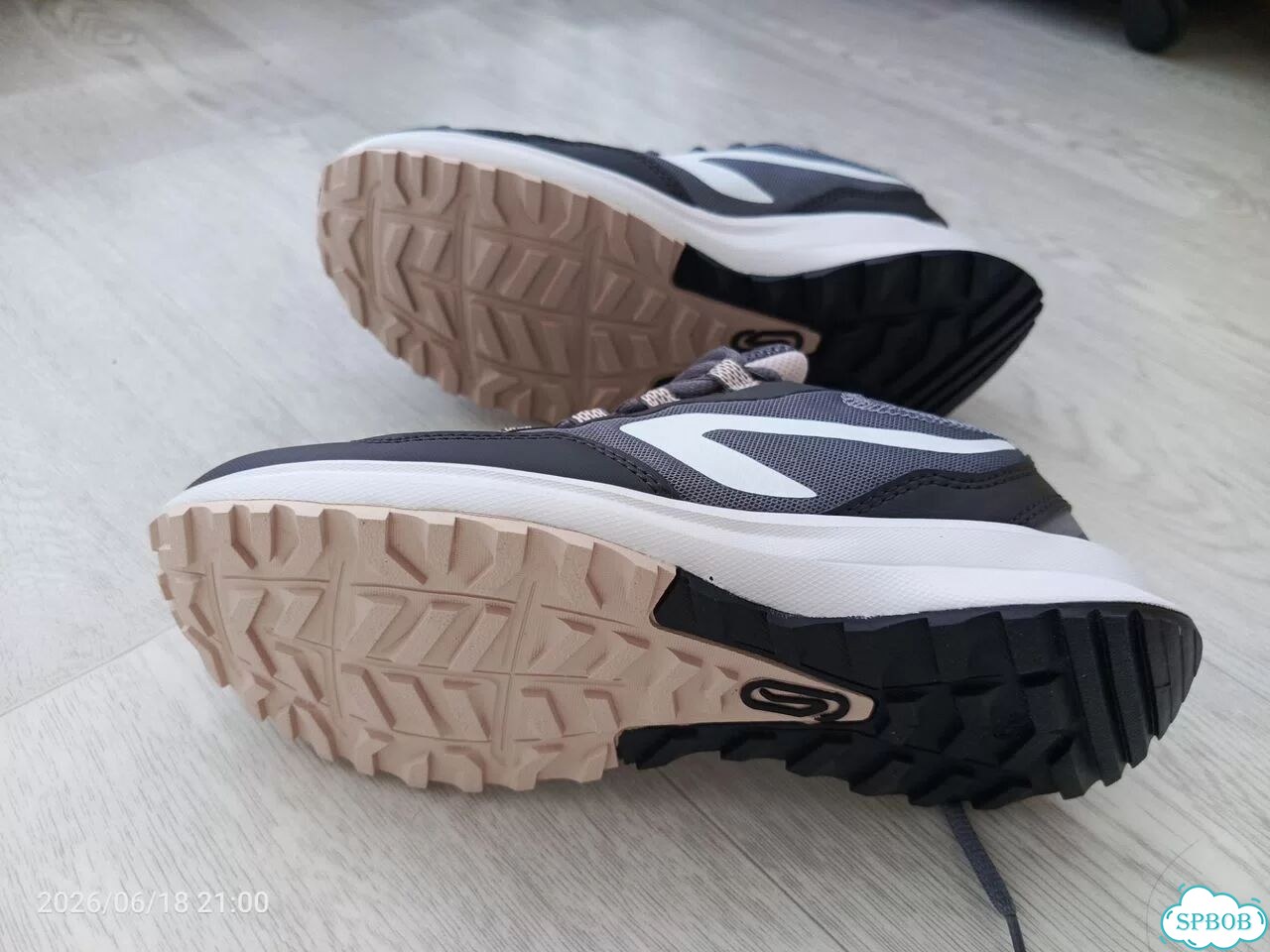 Продам новые кроссовки фото 4