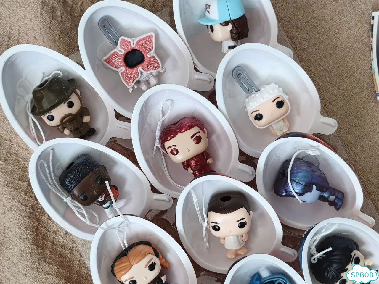 Фигурки из kinder stranger things фото 5