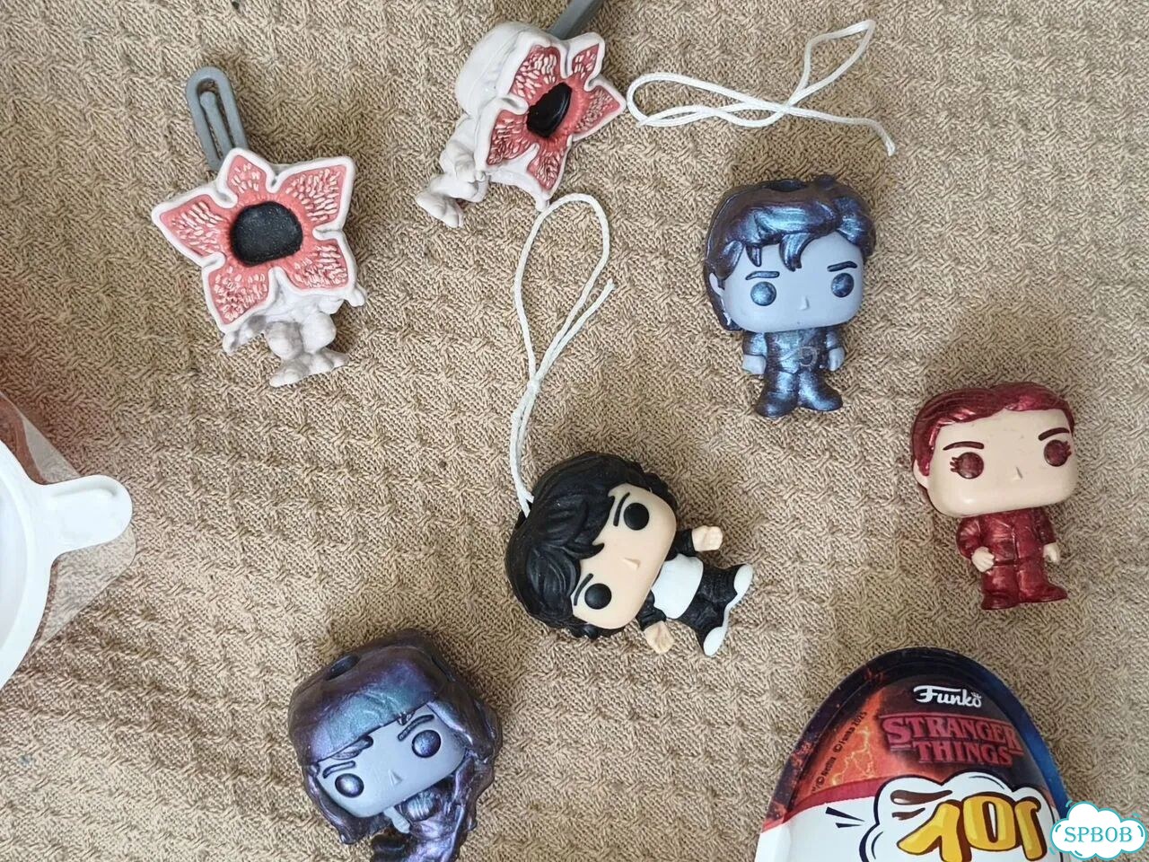 Фигурки из kinder stranger things фото 6