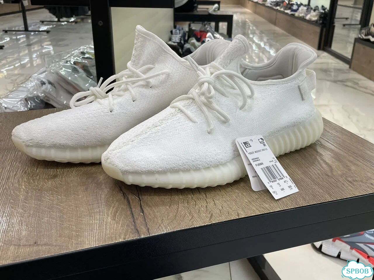 Кроссовки мужские Adidas Yeezy Boost 350 V2 фото 3