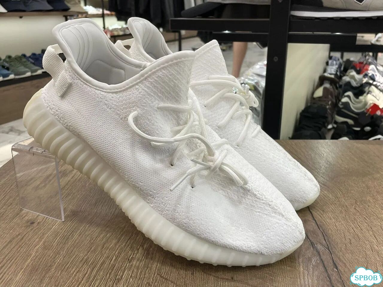 Кроссовки мужские Adidas Yeezy Boost 350 V2 фото 4