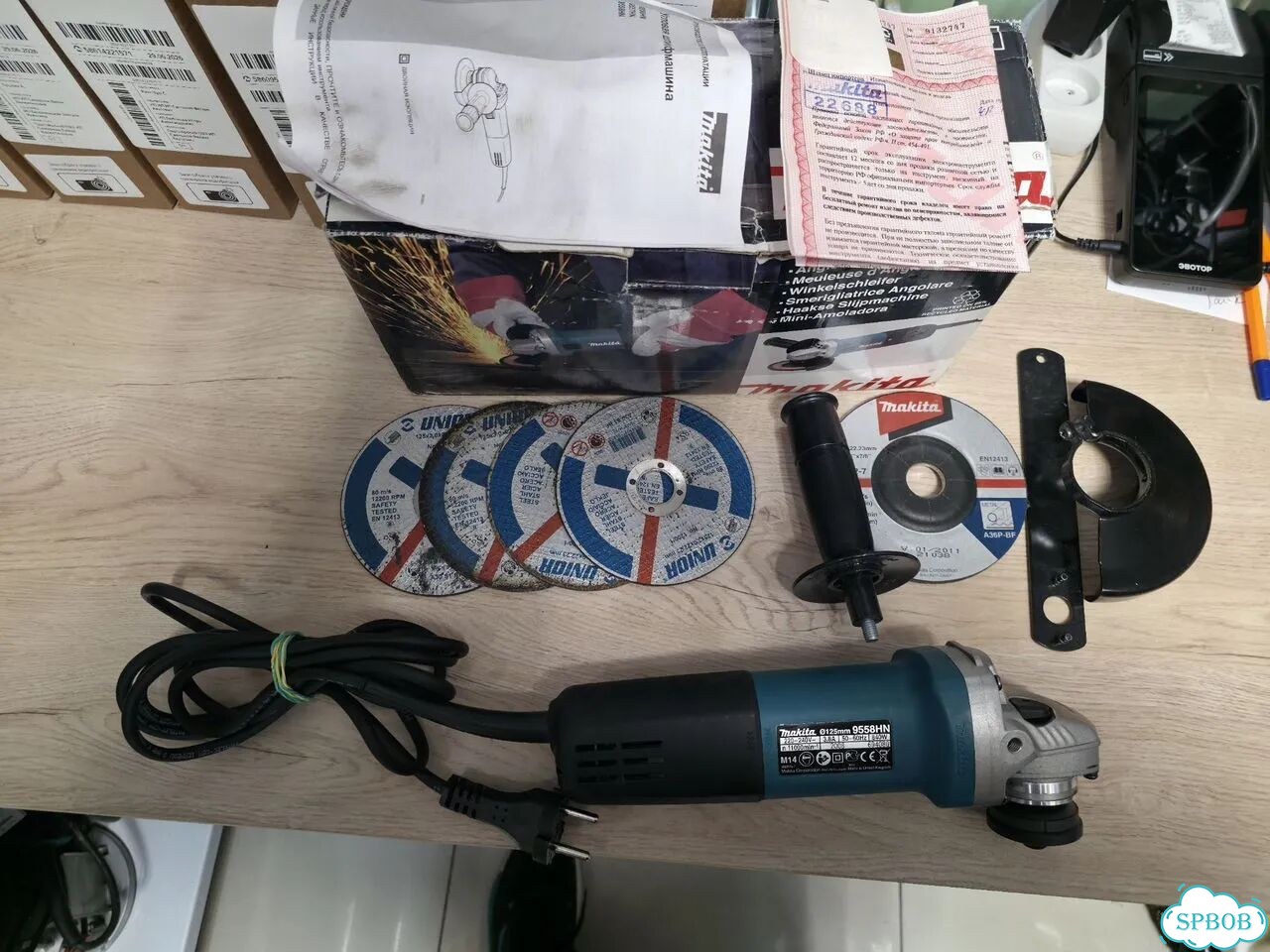 Новая болгарка Makita 9558HN фото 1