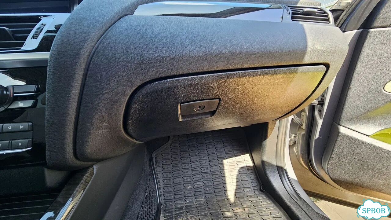 Крышка бардачка BMW X3 / X4 (F25/F26) фото 1