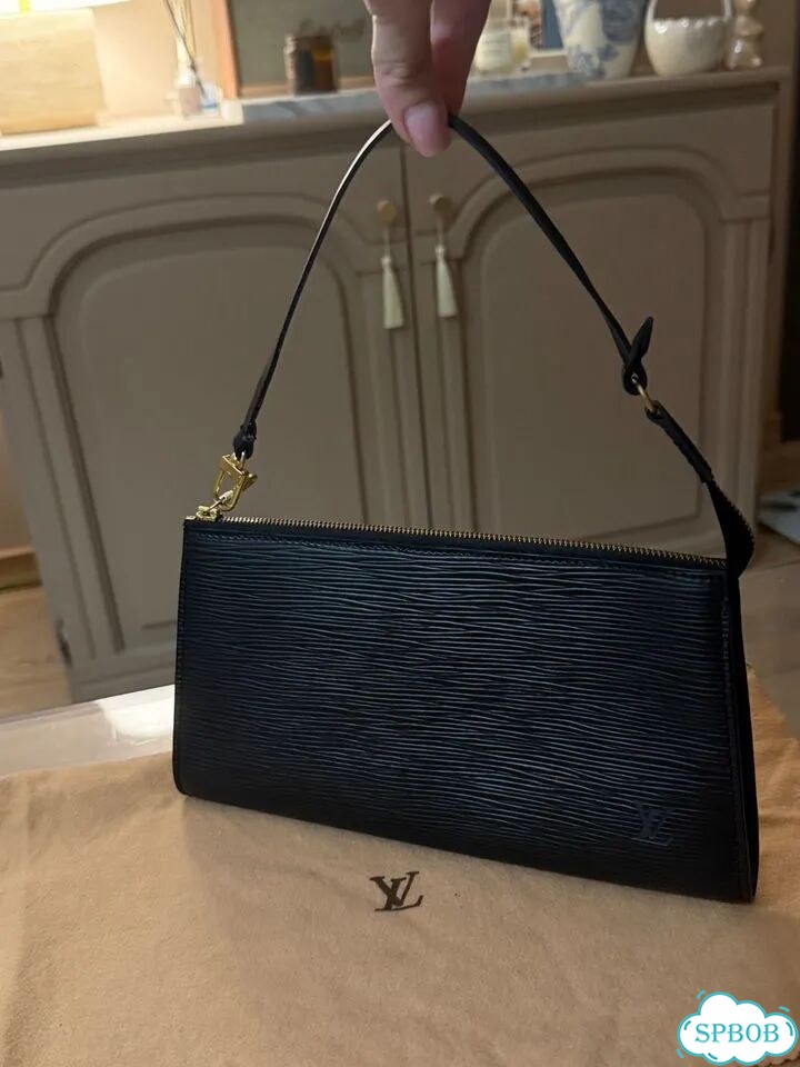 Сумка louis vuitton pochette epi фото 1