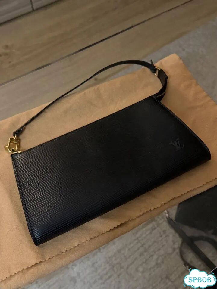 Сумка louis vuitton pochette epi фото 2