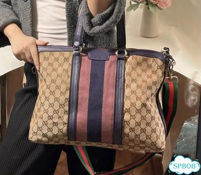 Сумка Gucci GG Supreme Tote фото 1