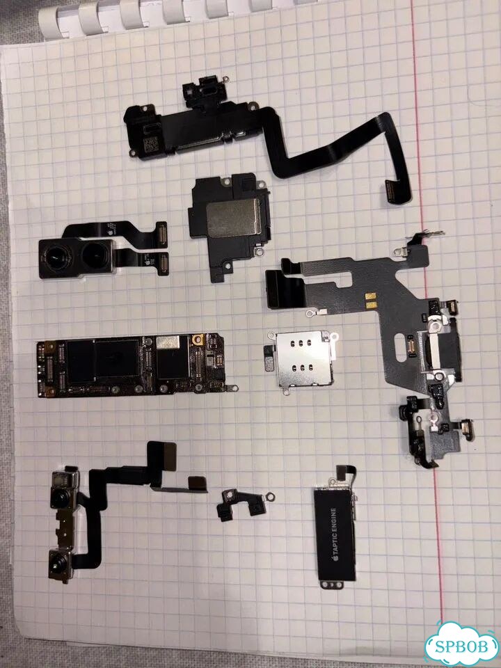 Запчасти на iPhone 11 фото 1