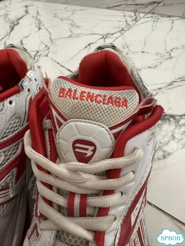 Balenciaga runner red фото 3