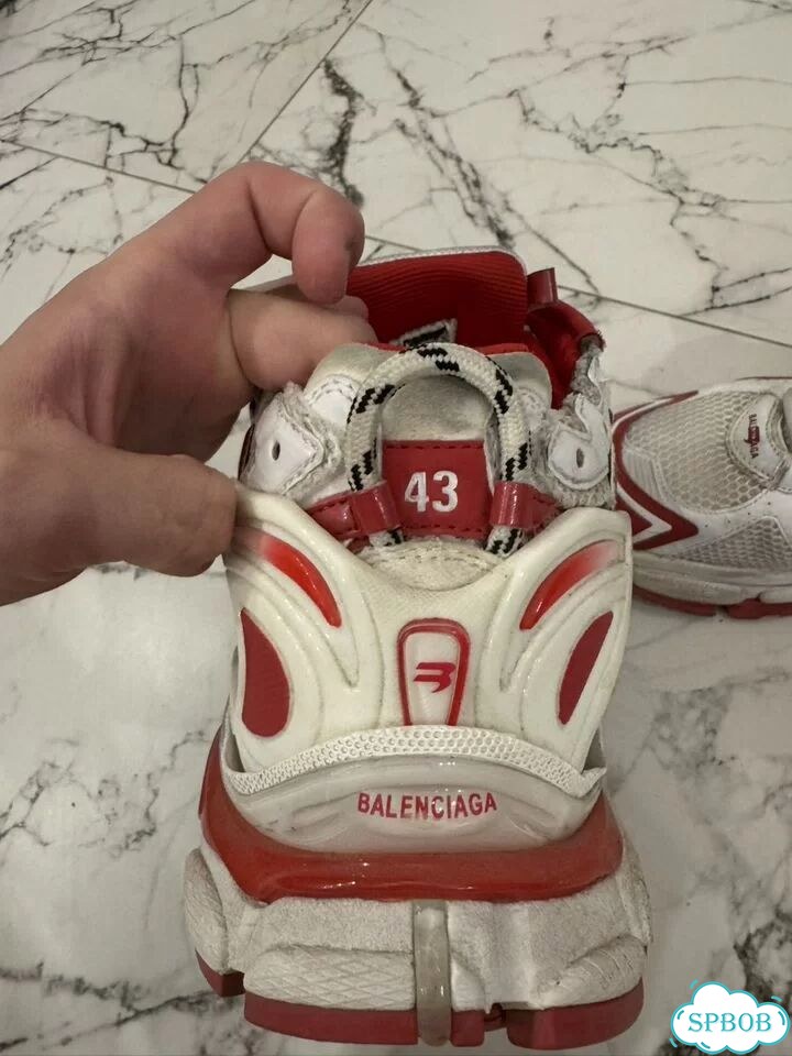 Balenciaga runner red фото 4