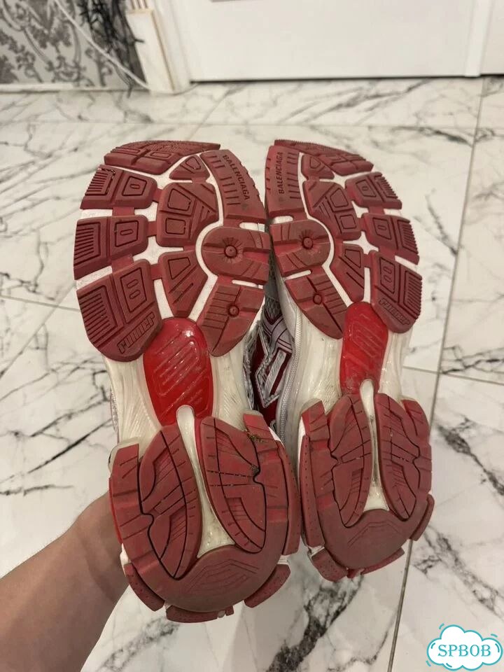 Balenciaga runner red фото 5