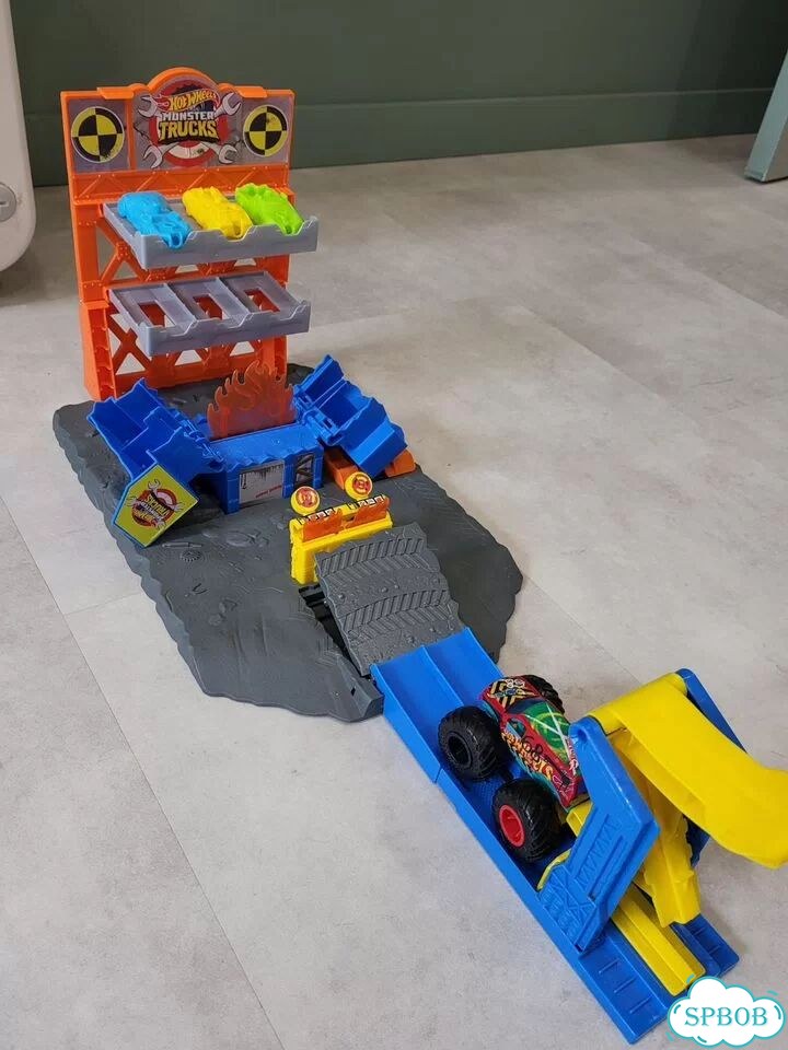 Игровой набор hot wheels взрывная станция фото 3