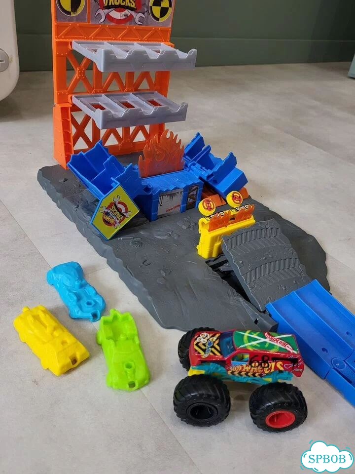 Игровой набор hot wheels взрывная станция фото 4