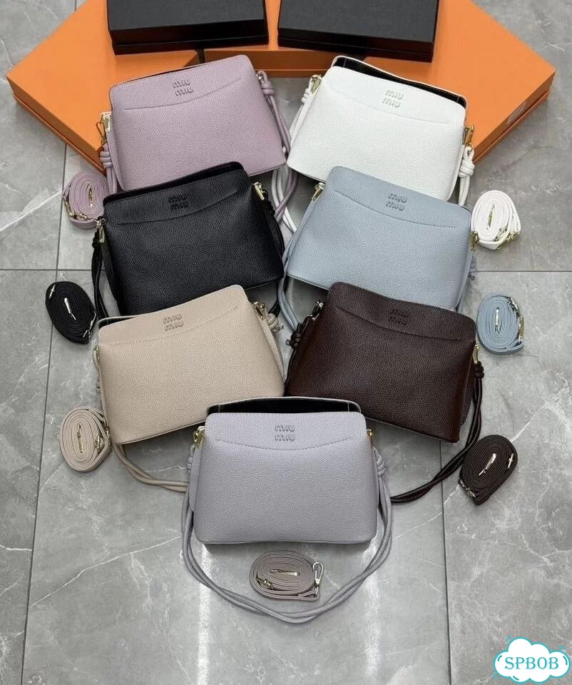 Сумки женские мужские оптом Guess, Miu Miu, Chanel фото 7