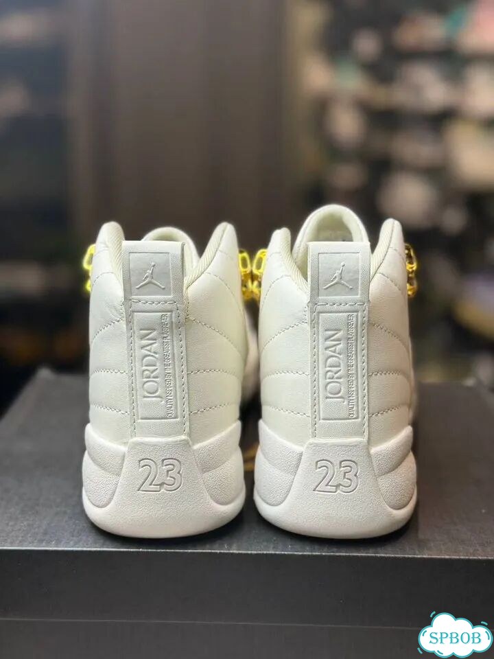 Кроссовки Nike Air Jordan 12 Retro Metallic Gold фото 5