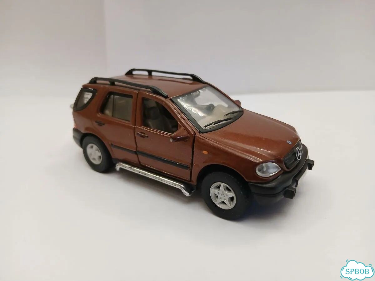 1:43 Mercedes-Nenz M-classe фото 4
