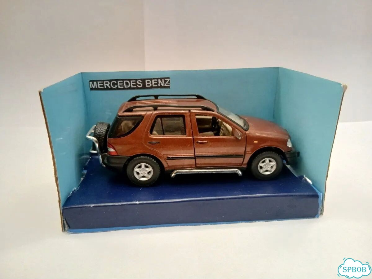 1:43 Mercedes-Nenz M-classe фото 6
