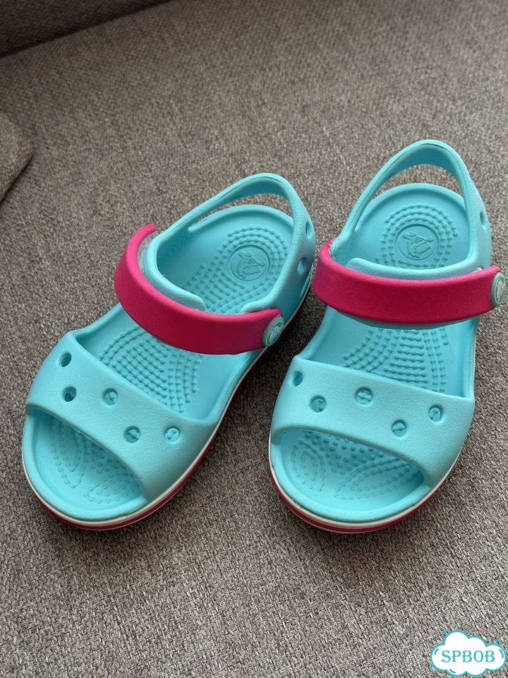 Голубые босоножки crocs c6 фото 4