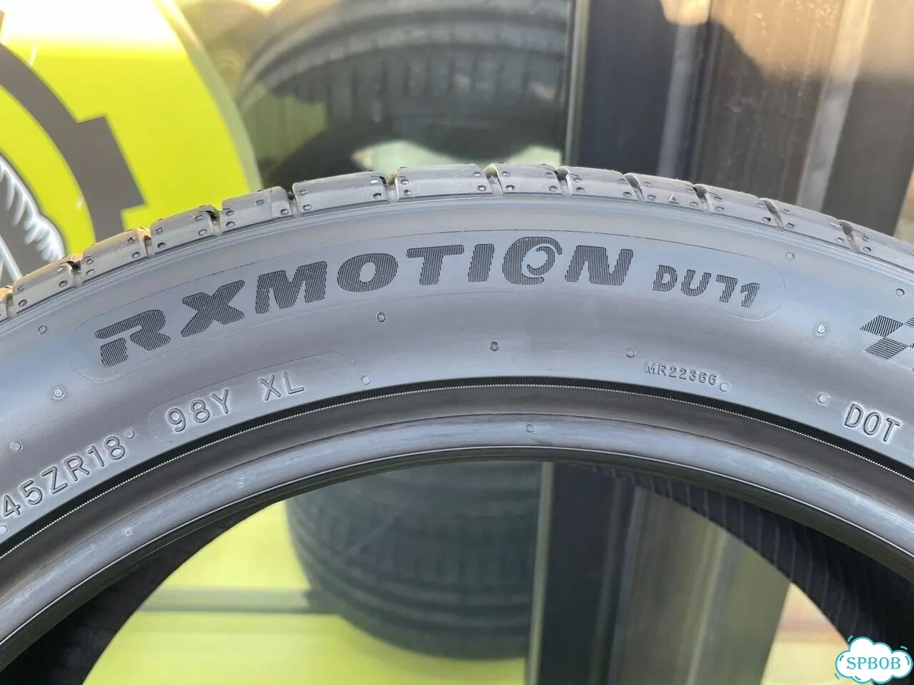 RoadX RXMotion DU71 305/40 R20 112Y фото 4