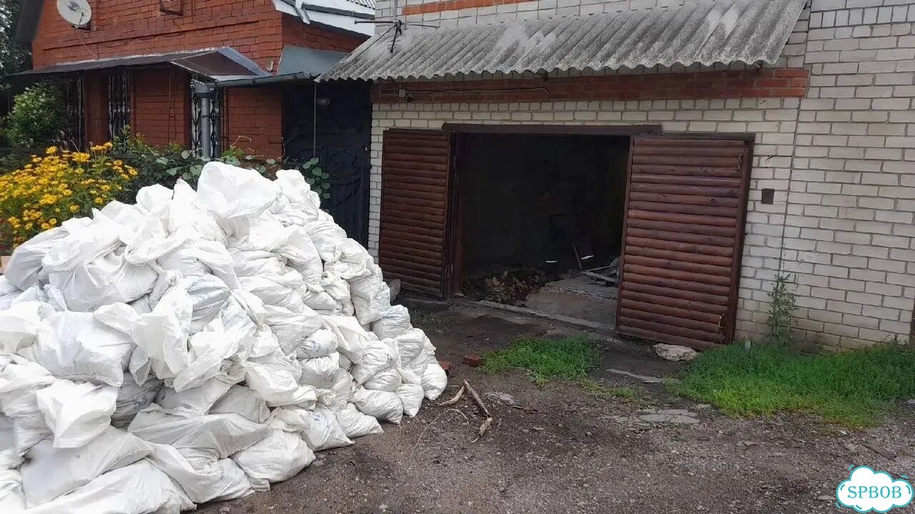 Вывоз строительного мусора с грузчиками фото 10