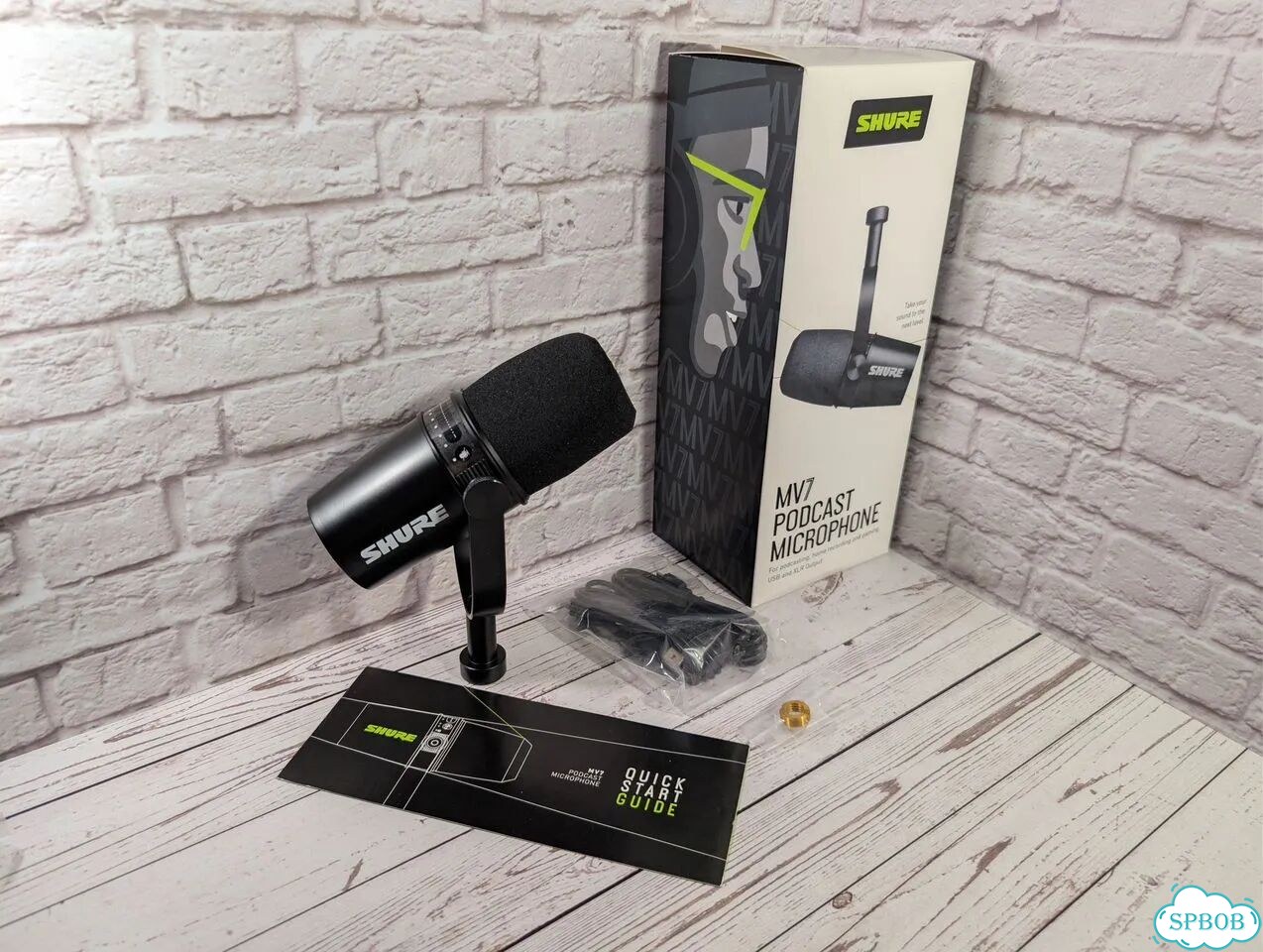 Shure MV7 вокальный и речевой микрофон фото 1