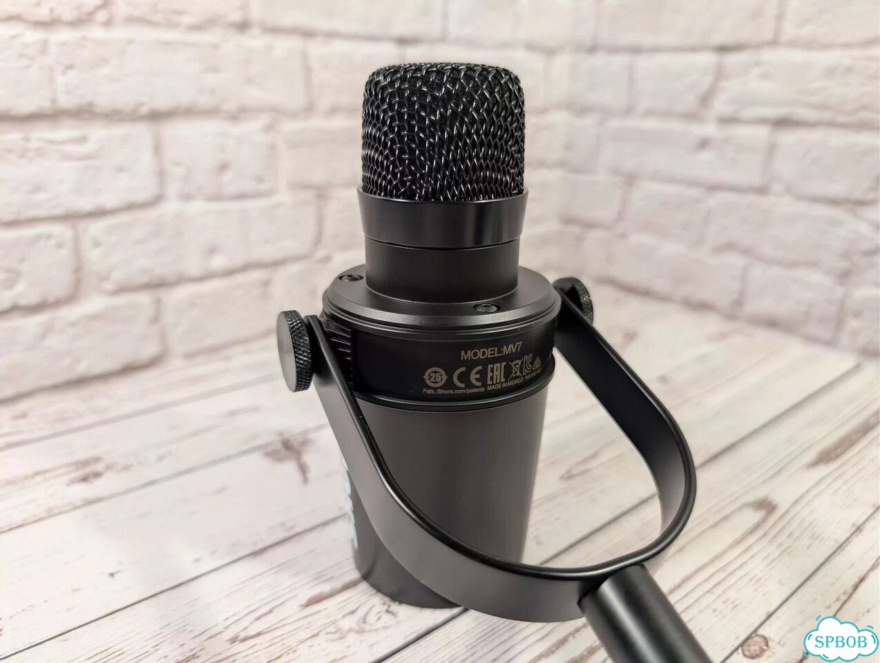 Shure MV7 вокальный и речевой микрофон фото 4