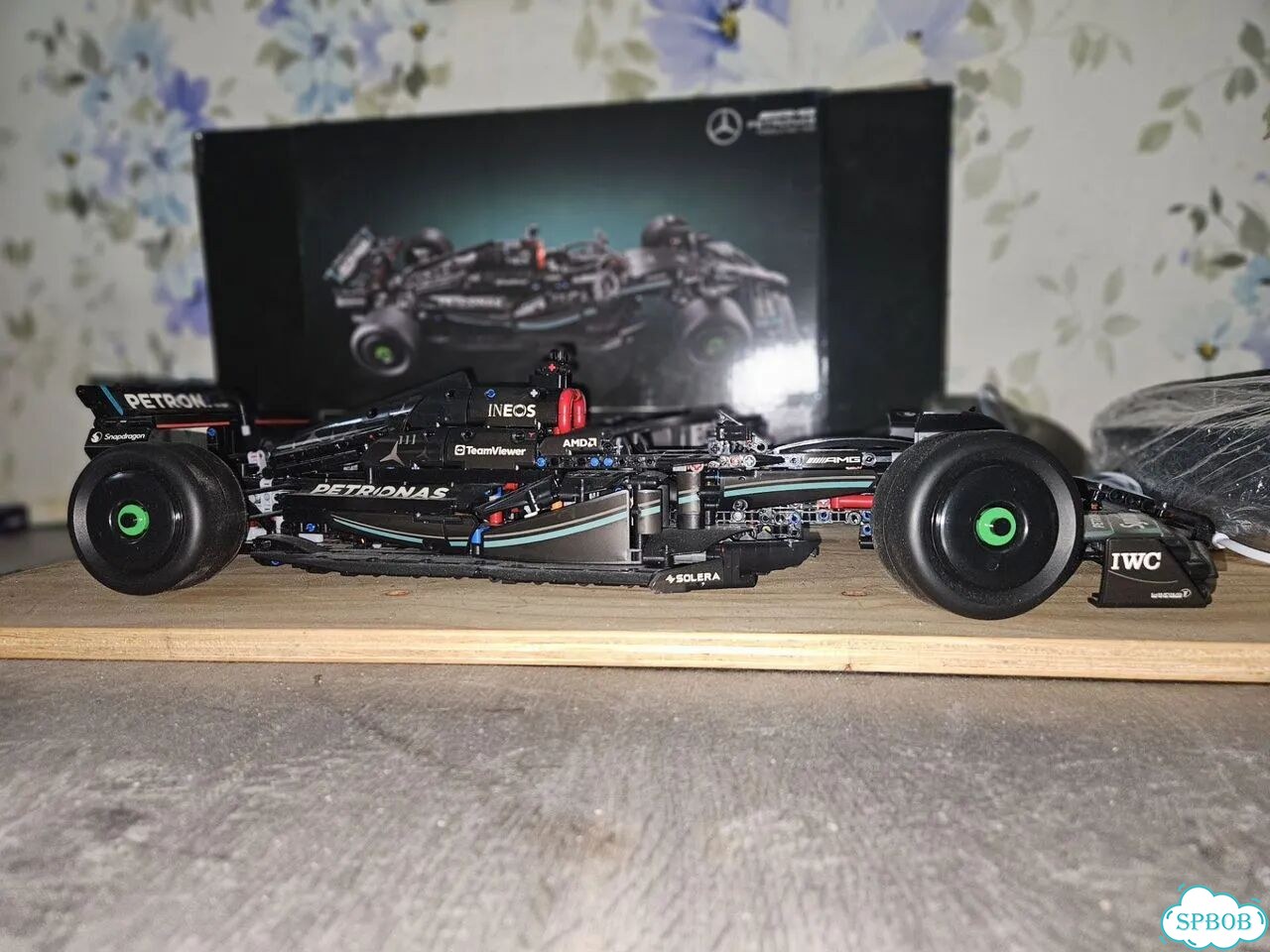 Lego technic f1 аналог. Мерседес. Собран фото 2