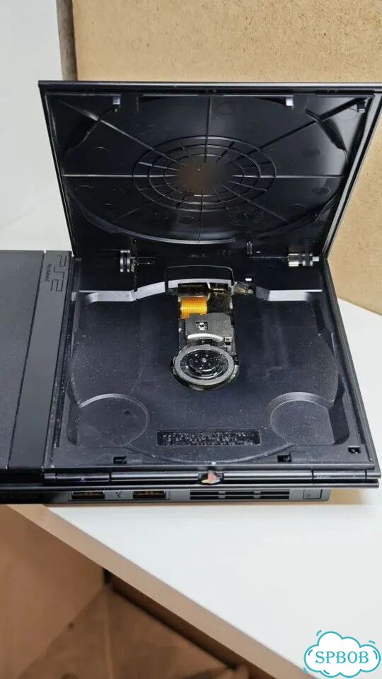 Sony PlayStation 2 slim фото 5