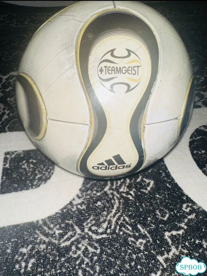Футбольный мяч adidas teamgeist оригинал фото 1