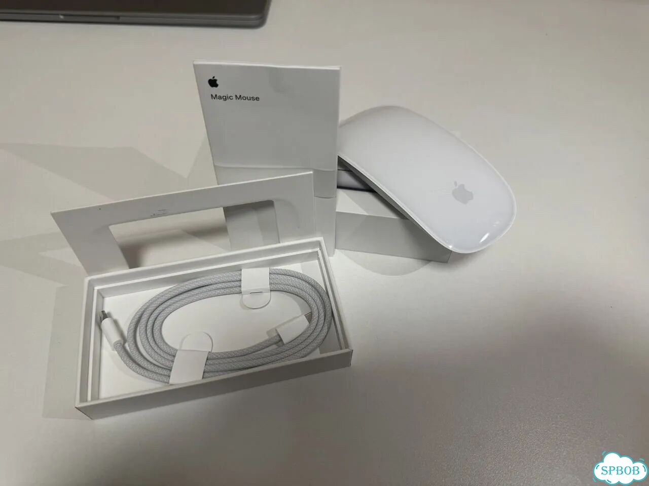 Apple Magic Mouse A1657 (Lightning) 99% новый фото 1