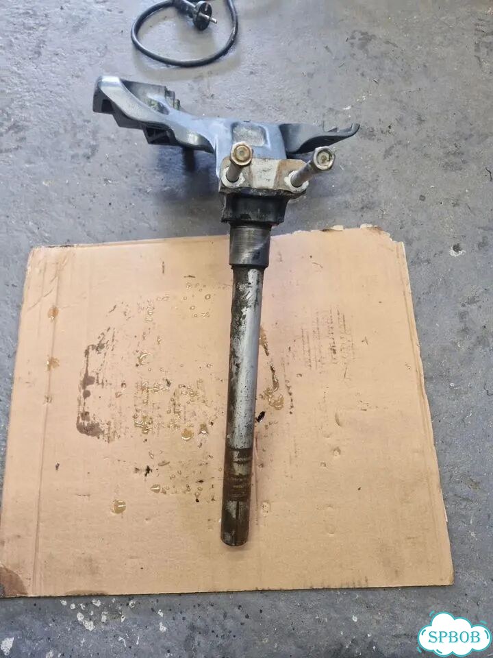 Ось поворота Yamaha F20/F15 фото 1