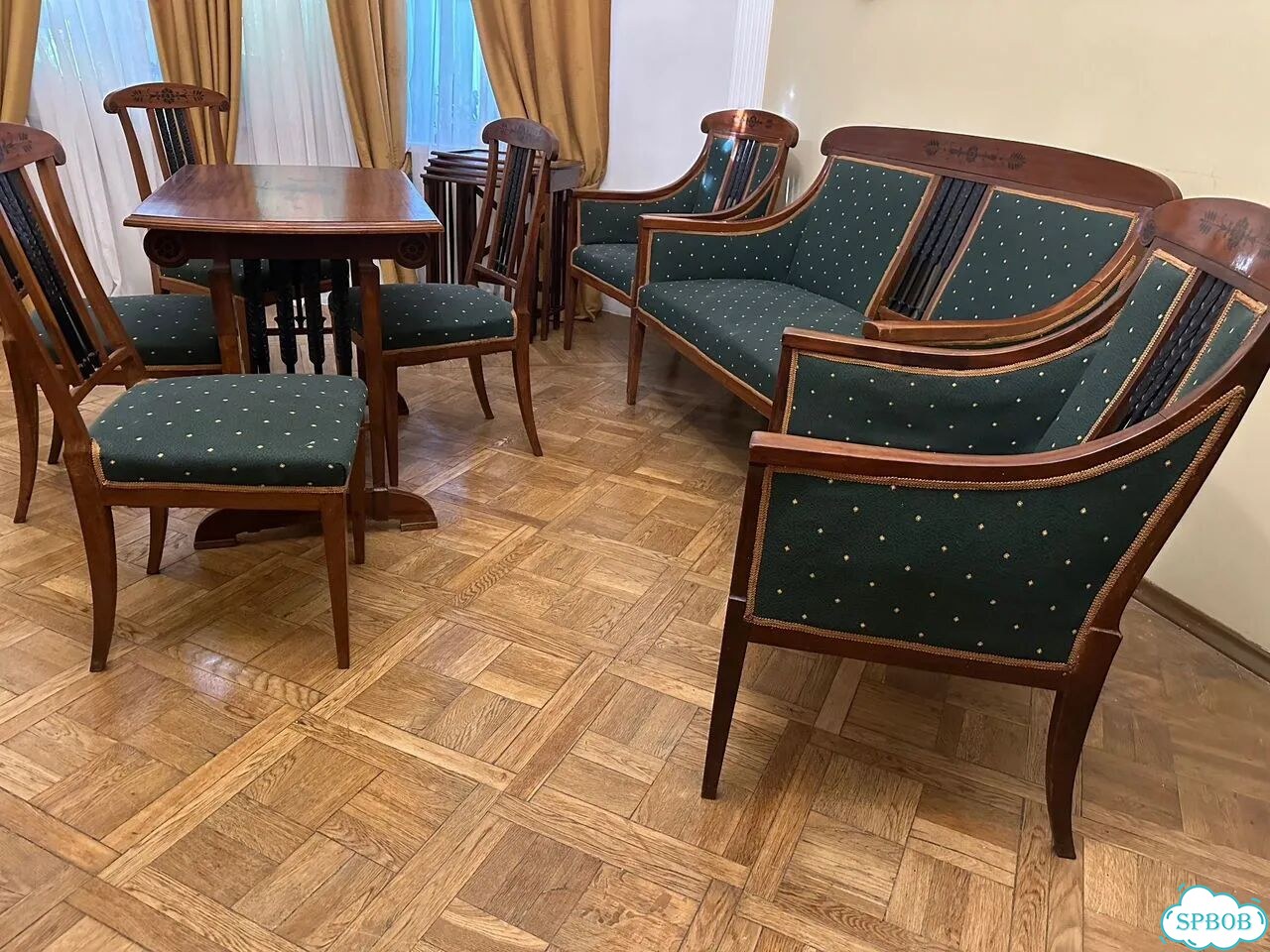 Старинный гарнитур фото 1