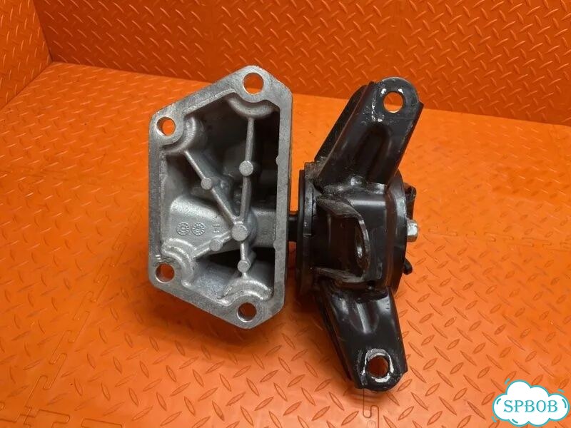 Опора двигателя Kia Carnival YP D4HB 2018 фото 4