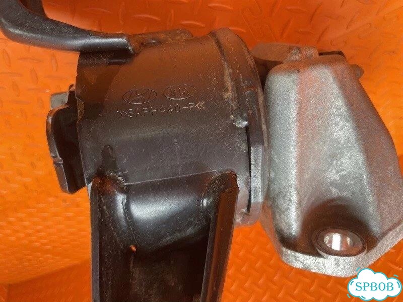 Опора двигателя Kia Carnival YP D4HB 2018 фото 8
