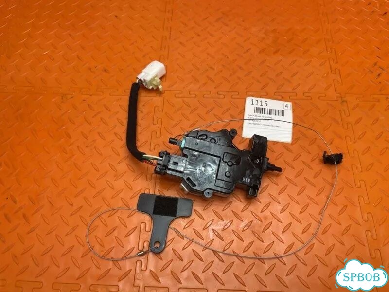 Замок лючка бензобака Kia Carnival YP D4HB 2018 фото 1